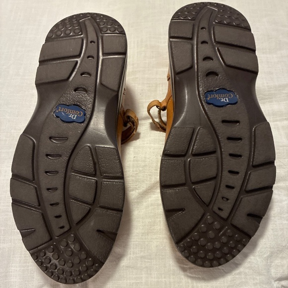 Shoes - Picture 4 of 6